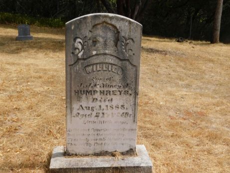 [Picture of Willie Humphreys grave]